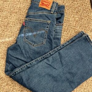 NEW Levi Women’s Straight Ankle Jeans